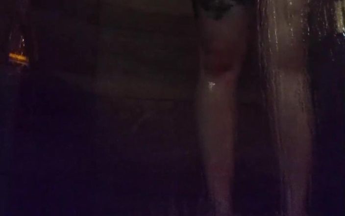 Kndy Kmille: Recording My Tinder Date in the Shower