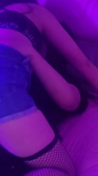 La 19enne del college scopa con il suo perizoma di lato, io sborro dentro la sua figa stretta