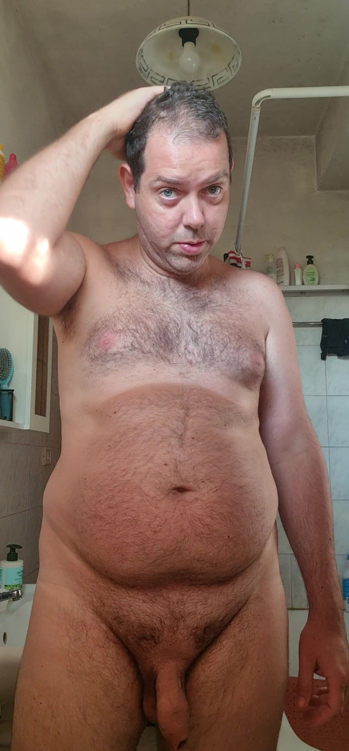 Mirko2589: I Pee in the Bathroom