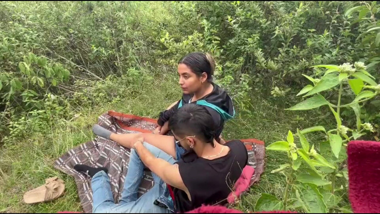 Miaandaxel: Procházka v lese skončila náhlé, velmi sexy šukání