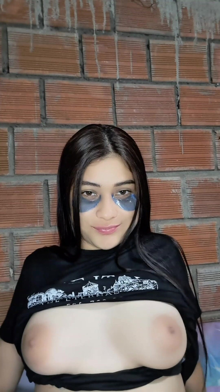 Yulieth Gomez: Yulieth Spills Hot Pussy Fast and Deep