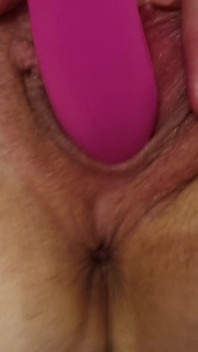 Juicydream - eu fodo minha boceta com o vibrador enquanto ele dedilha meu cu