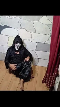 El Fantasma Se Acaricia a Sí Mismo 1