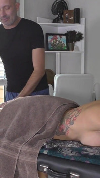 Mya Pleasure - massagem ticklegasm