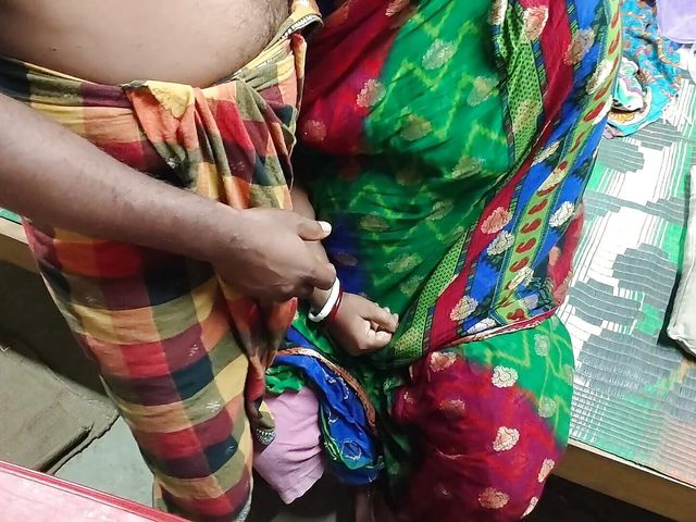 I Enjoyed Leaving My Stepmother Naked (Puja Amateur)