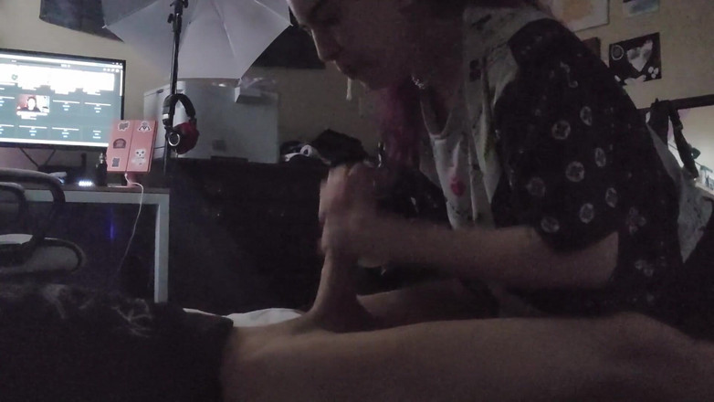 lilredvelvettt: Comment je prépare ma grosse bite cascade en vue d’un...