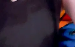 La donna si masturba durante la videochiamata