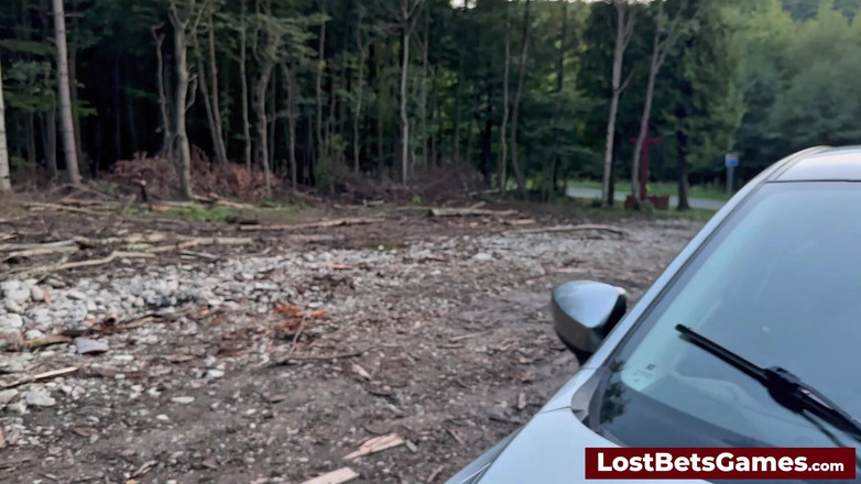 Lost Bets Games: Sie setzen ihr strip-Flaschen-Flip-spiel fort, Lachen und Spannung, das die...