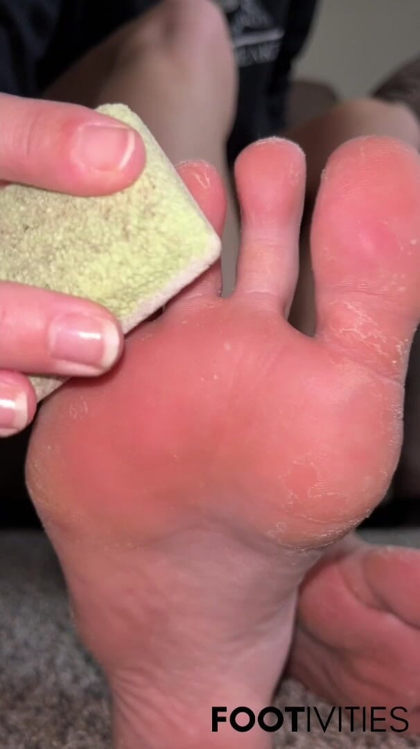 footivities: Asmr 발 문지르고 기름진 발 POV