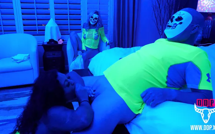 Dirty Desert Productions: Sexy manželka překvapí svého manžela pornohvězdou