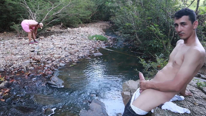 Lexly_16: Я сосу незнакомцу на улице с большой порцией спермы