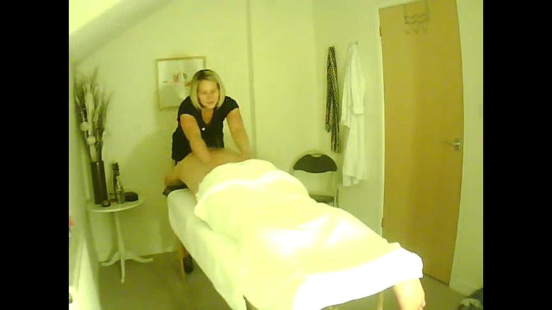 Dogging after dark: Facesitting Massage