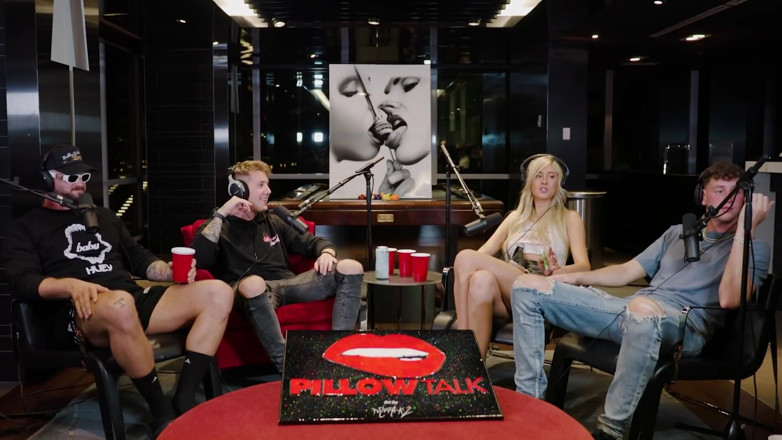 Pillow Talk: Doppio appuntamento con Carly lawrence e joey joy [parla nel cuscino ]