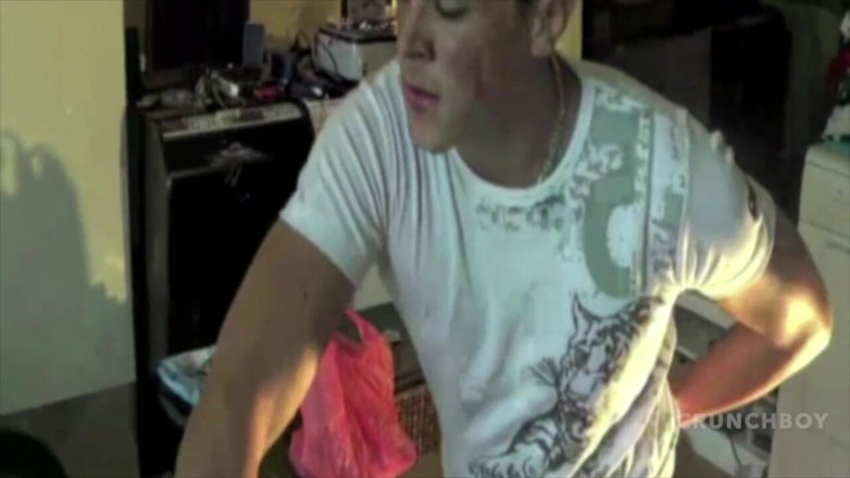 Raw French Bad boys: Une salope asiatique se fait baiser en douce par Greg...