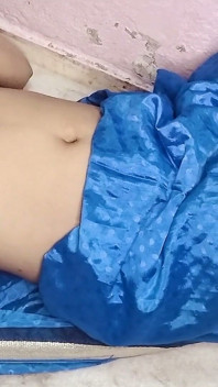 어린 교사의 자지를 즐기는 인도 여대생
