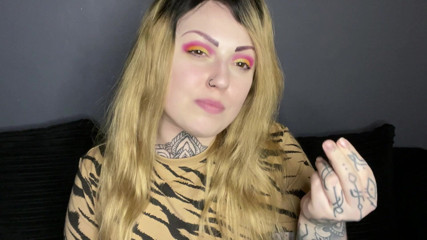 Miss Valentina: Îmi place să-ți cheltui banii