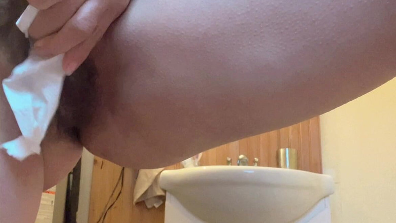 sweethanajapanese: Video kencing memek kencing air kencing di toilet