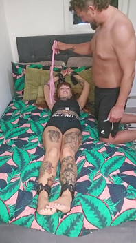 Fazendo cócegas na minha namorada