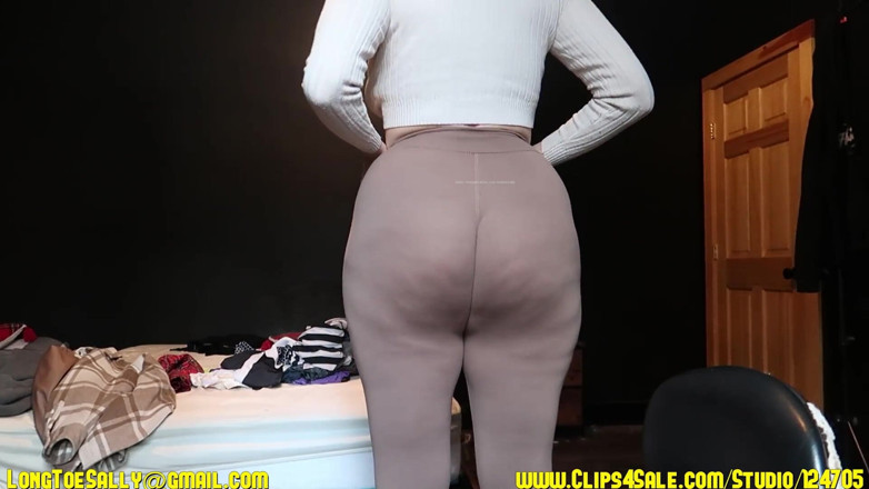 Long Toe Sally Big Buns: Polla cremosa
