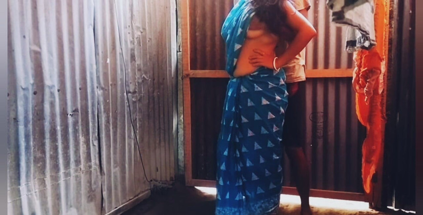 Teensex: Hot Desi Village Bhabhi Girl with Beautiful Saree Get Fucked...