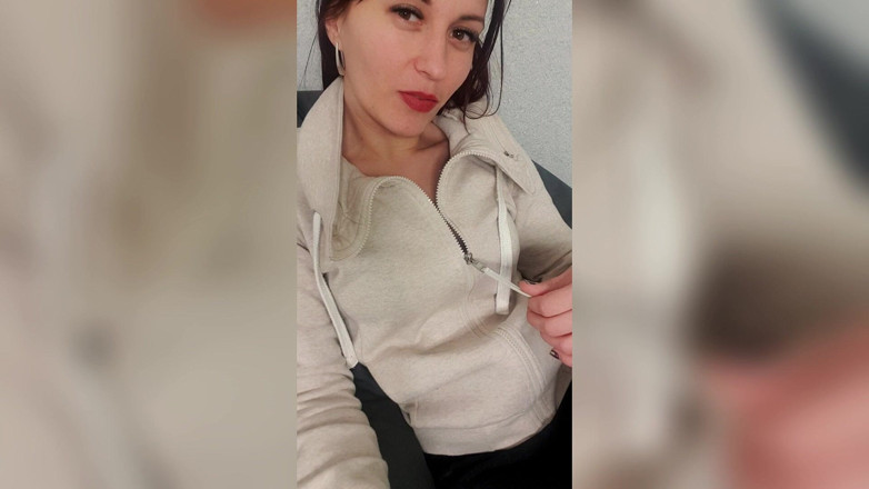 Adele Amber: Hot Tits