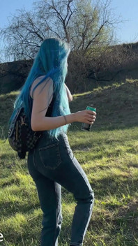 Sexo en el bosque con tetona compañera de clase Joven estudiante rusa toma preñada en el coño