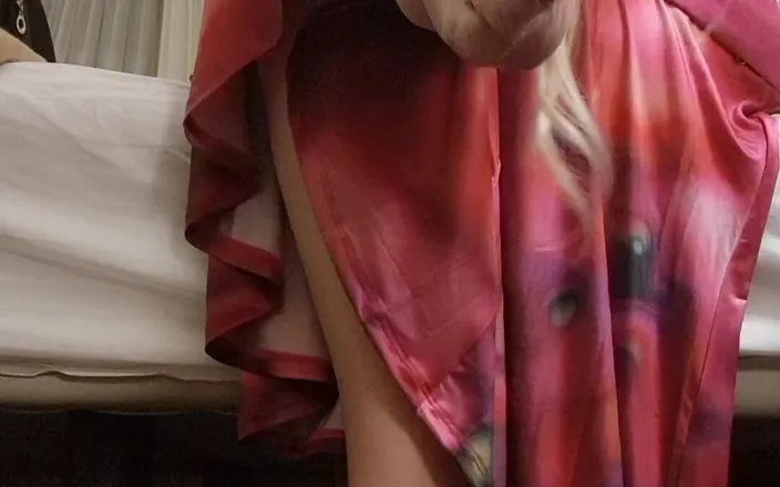 Anna Lynx: Taking off My High Heels After a Party