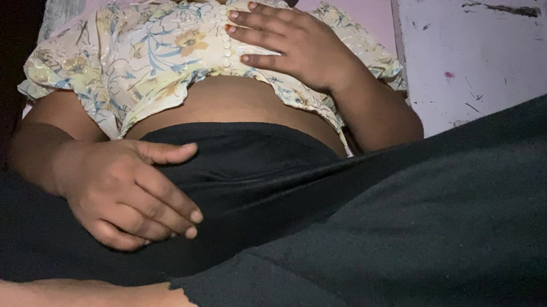 Angoori: Ibu tiri menjolok pepek