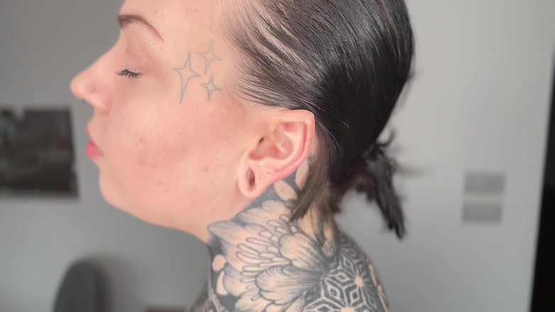 Miss Valentina: Uctívání špičatých uší