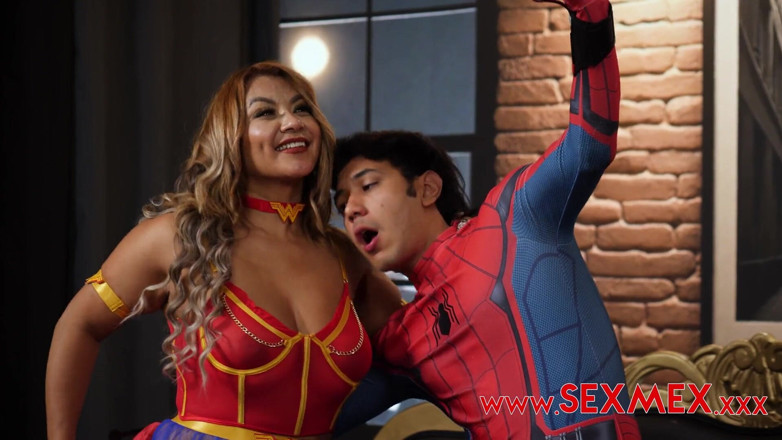 SexMex: Хэллоуин после вечеринки с моей мачехой Sandra Paola