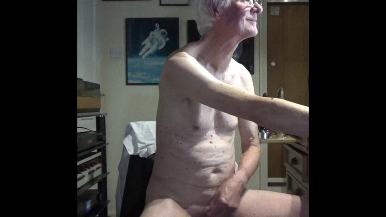 bigears: Ngobrol setelah bugil dan lanjut ngocok kontol sampai dicrot sperma...