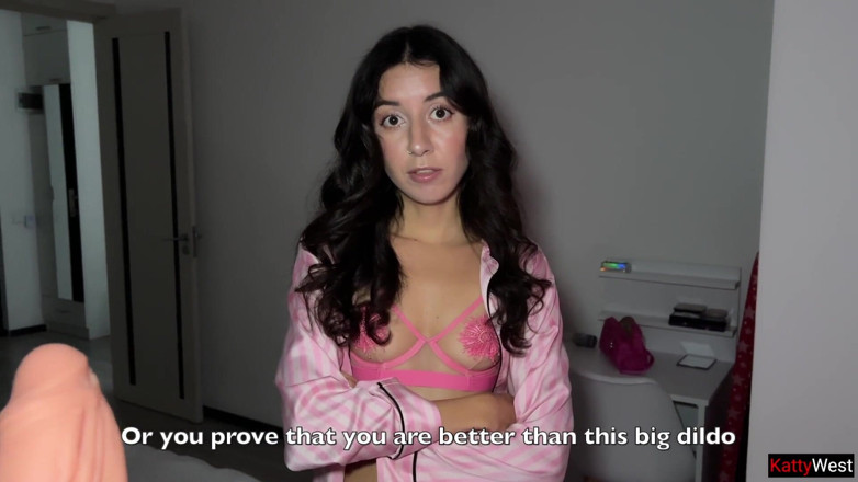 Katty West: Hoțul îi dovedește gospodinei că este mai bun la sex decât...