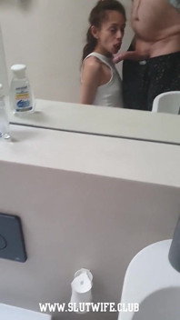 Bts: Verwendung der kehle von candie vor und während eines Shootings im Schlampenfrauen-club