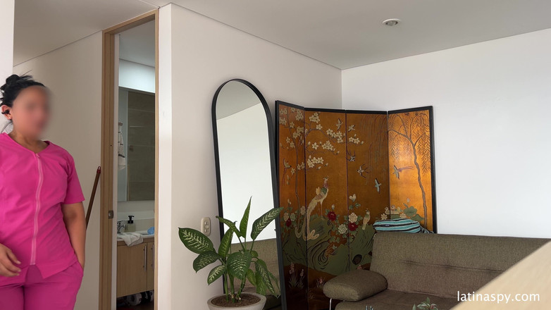 Latinaspy: 거대한 엉덩이의 하녀 Apt를 청소한 다음 상사를 따먹어 2부