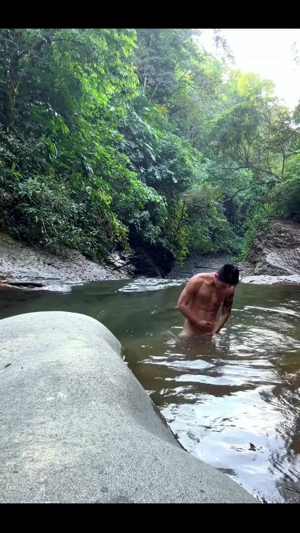 Cody Seiya: Ho fatto un'escursione a una cascata privata