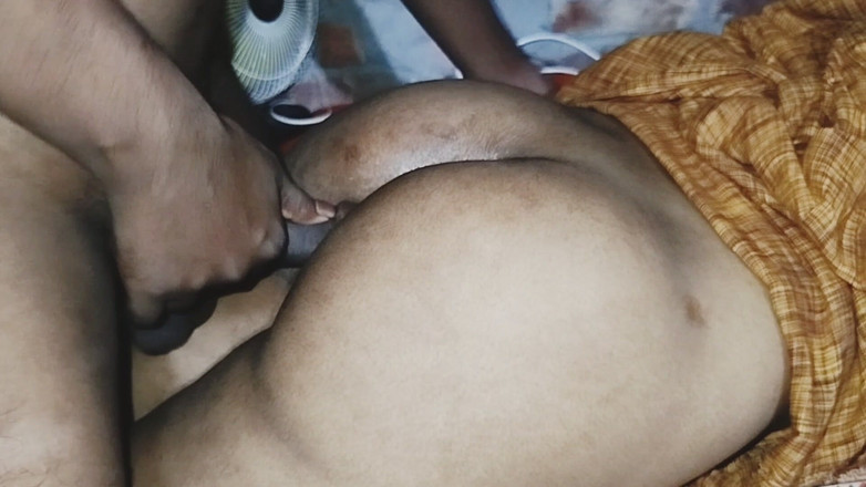 Deshi women: Bhabhi ki doggystyle-video
