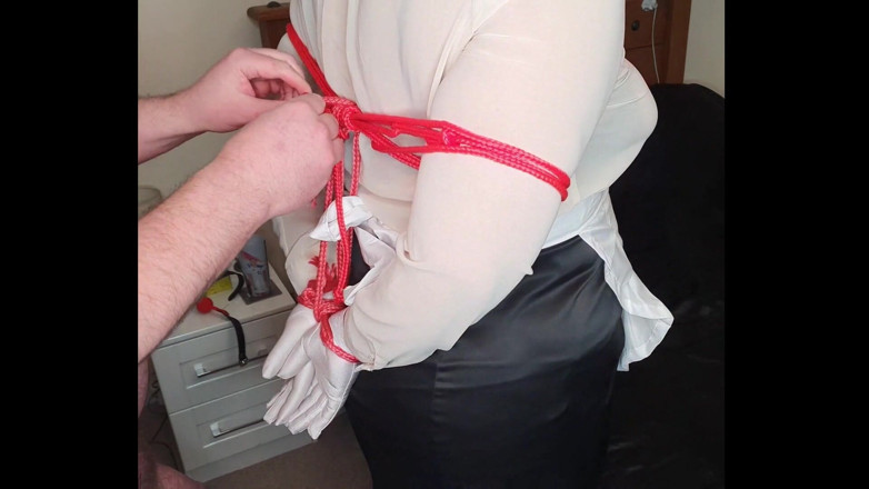 Slutty Ms B: Femme de ménage pour faire plaisir
