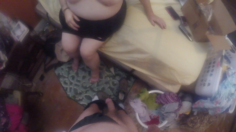 BBW nurse Vicki adventures with friends: Gordinha brinca com sua buceta e chupa pau gostoso!