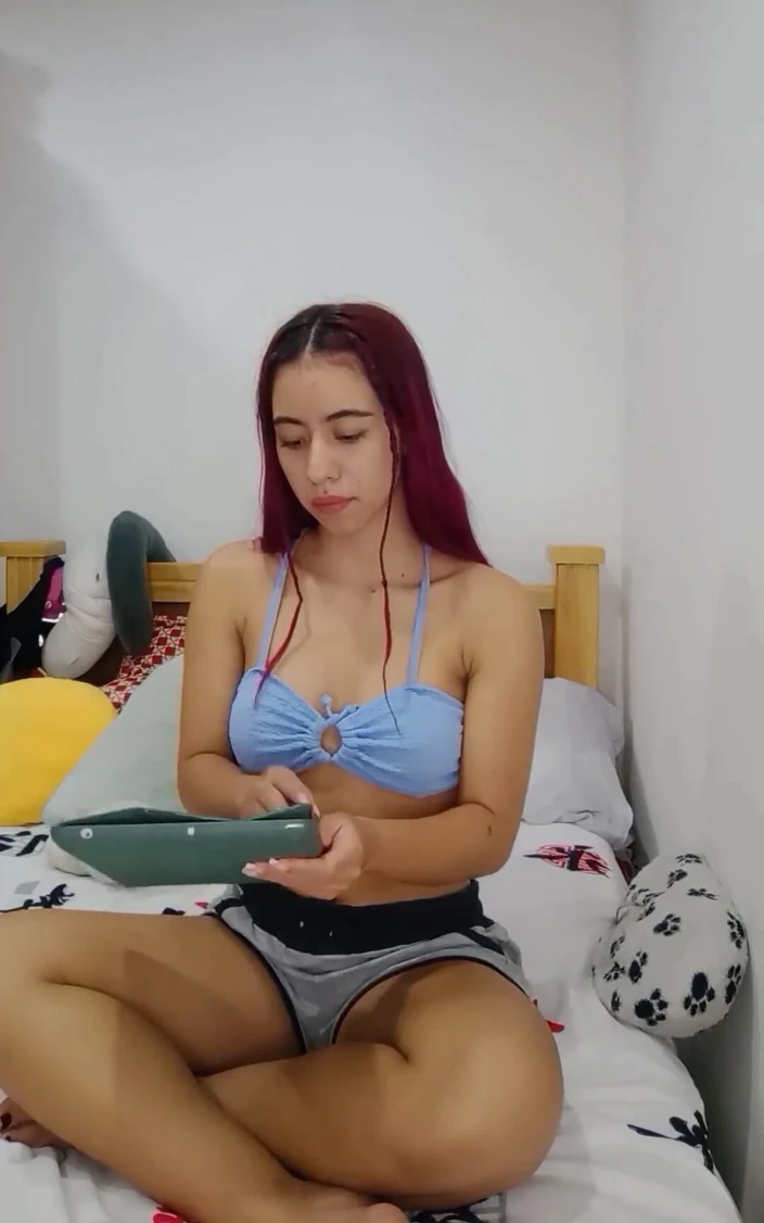 bitchsultry: Latin Girl Sends a Very Hot Video to Her Stepbrother