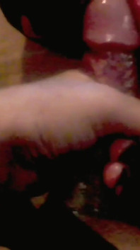 ebano choco grande cazzo trans, sperma che nutre il suo cazzo ragazzo bianco.