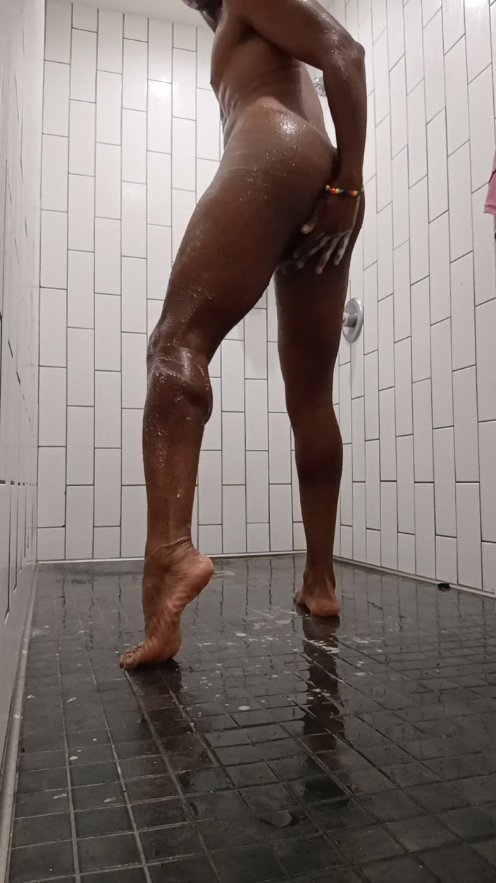 Karma Rainbow Smith D: Gym Showers