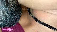 sakshi_raniii: Indická sexy vdaná nevlastní sestra Mléčná prsa lis lis mléko...