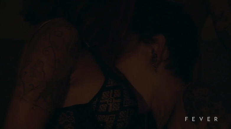 Fever Films: Mi primer trío, dividiendo el coño de mi novia