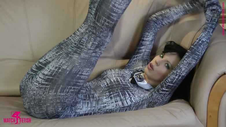 ZentaiDolls: Peitos grandes enrolados em spandex apertado sexy