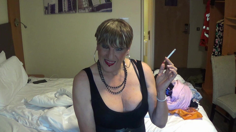 Mature Tina TV: Образ жизни трансвестита