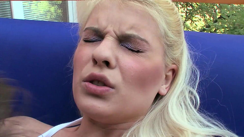 Night wank: เลสเบี้ยนร่านร้อนเย็ดกันมันส์!