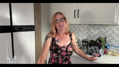Jane Cane: 새아빠의 어웨이, 놀고 싶어하는 새엄마