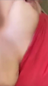 Memerah buah dada besar saya menghisap dildo saya