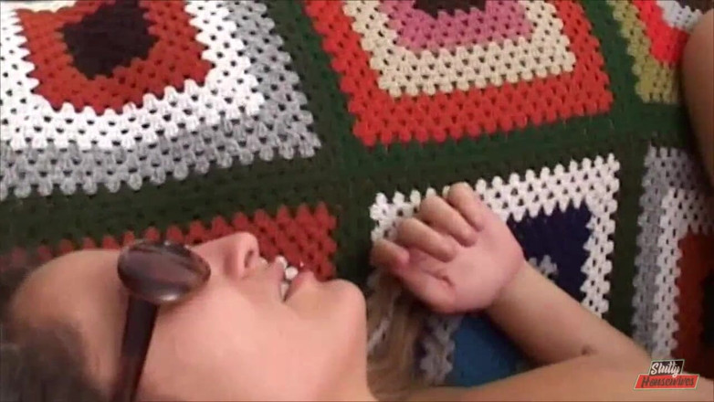 Vere Casalinghe Italia.: Mil enjoys sucking and fucking a wet cock