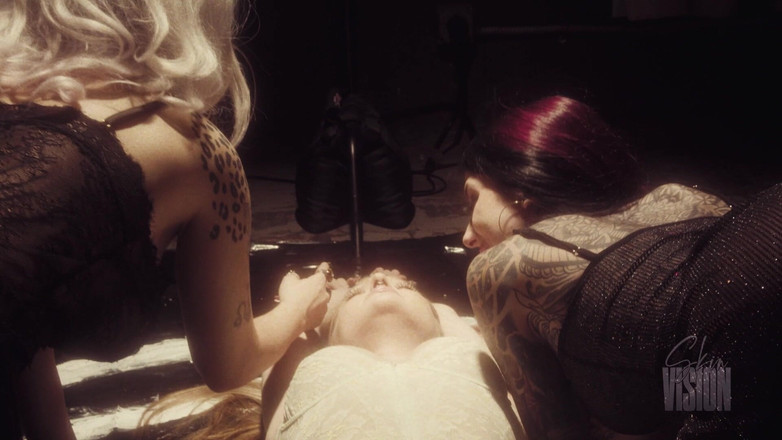 SkinVision: 同性恋性女巫破坏无辜 - luna luxxx &amp; kasara wood和fiona Fox